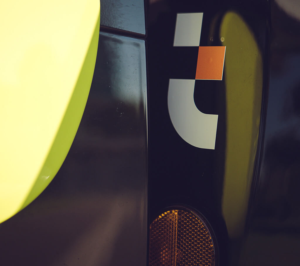 Een autonome slimme auto ziet ons! Een autonome slimme auto ziet ons!